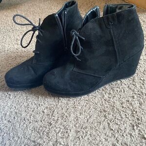 Women’s Black Heel Booties with Zipper and Shoe Laces